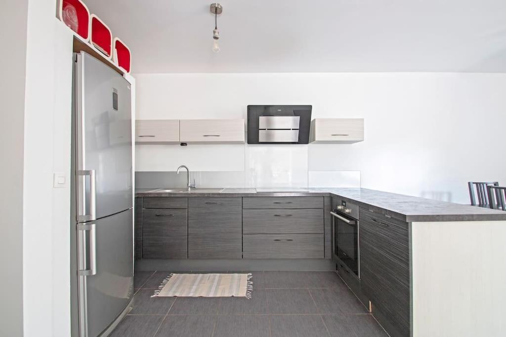 Le P'tit Rimbaud, 6 Pers, parking privé, jardin,wifi Apartamento Montpellier Exterior foto